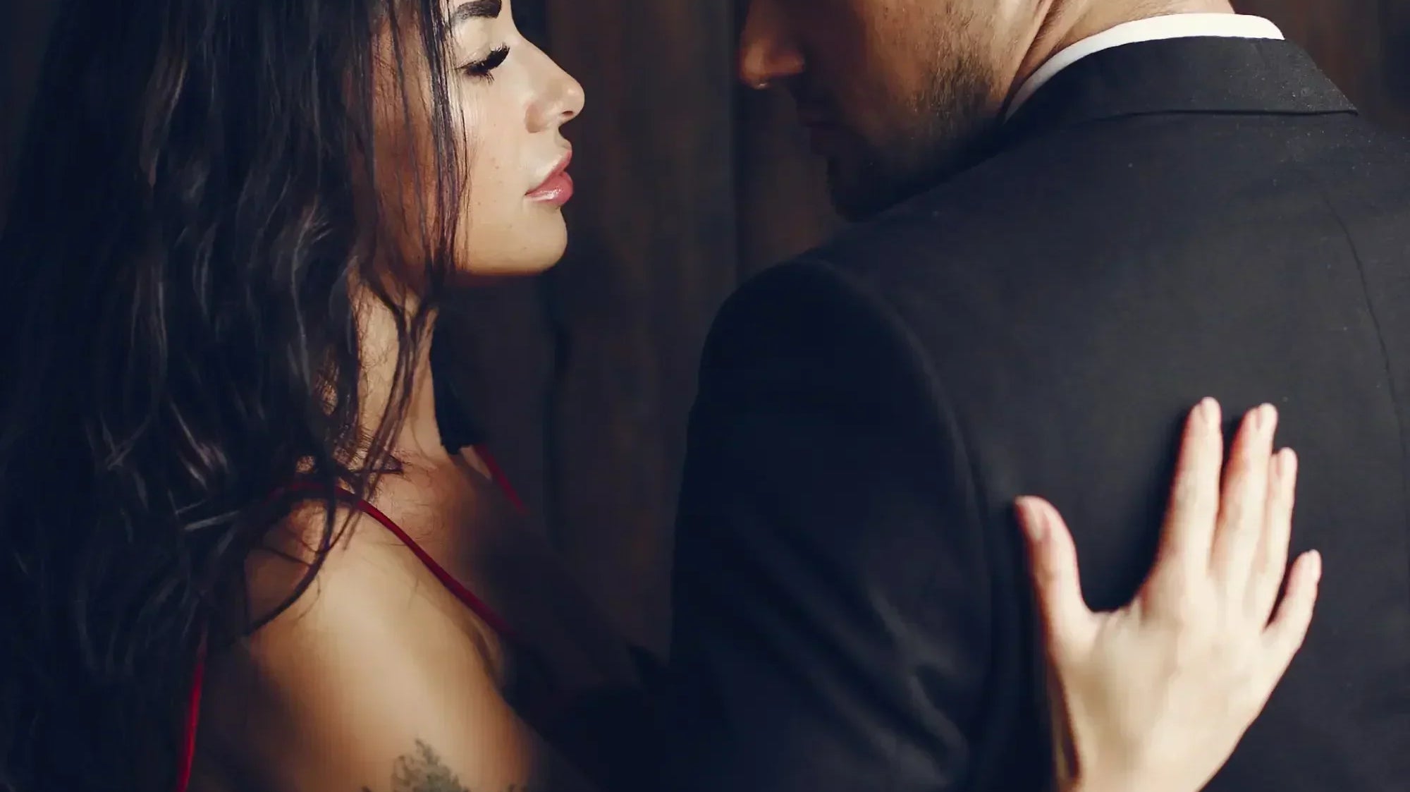 Exploring Adult Linens: Enhancing Intimacy with Sex Towels Blankets Mats and More