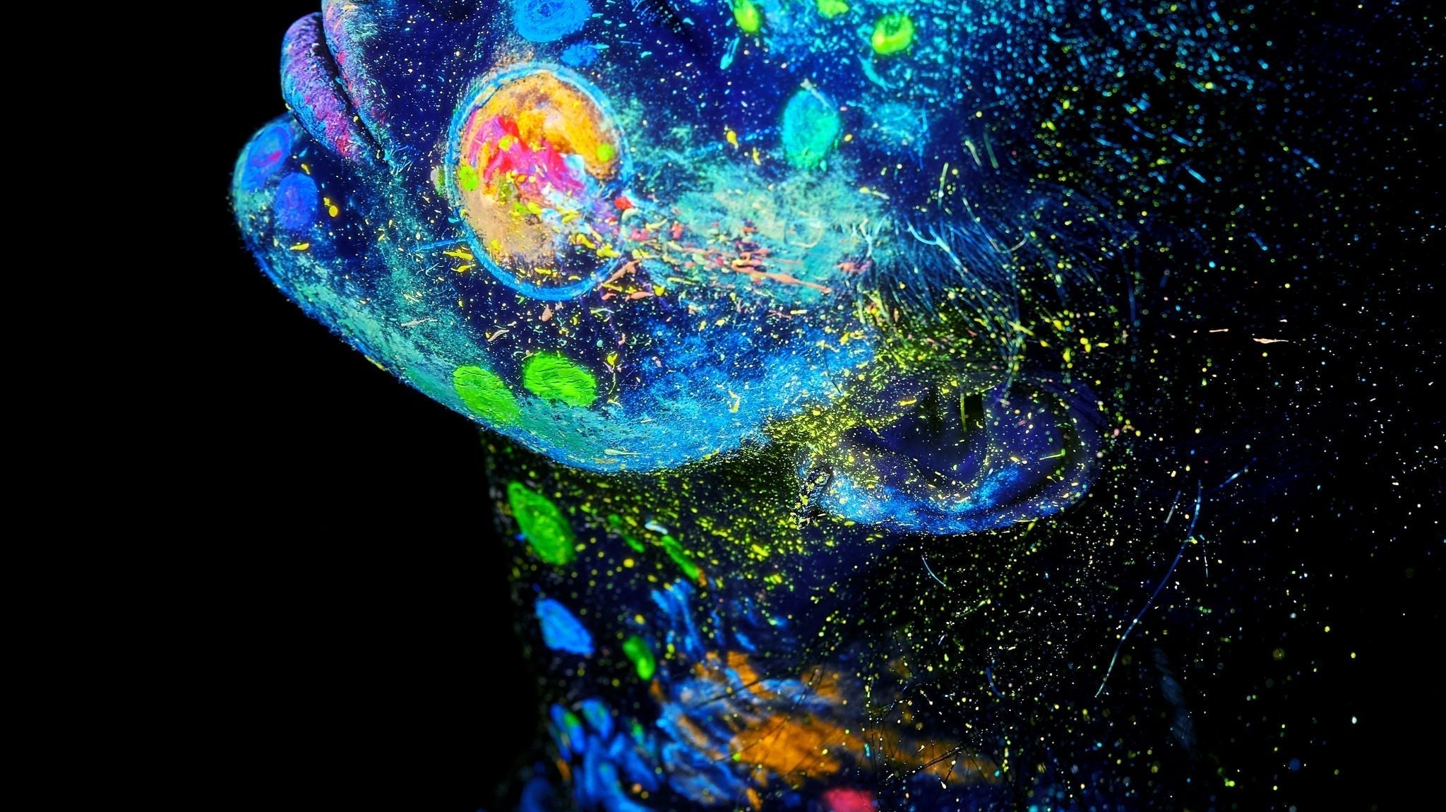 Halloween Is Cumming — Glow Paint & Play