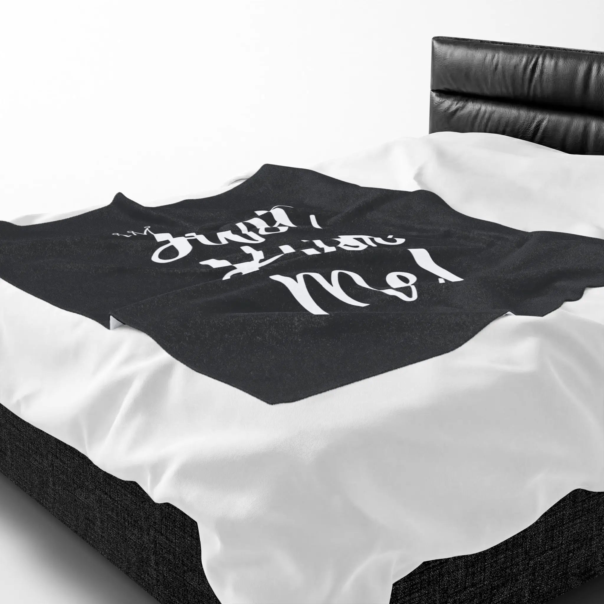 Crowned Just Kiss Me! Blanket