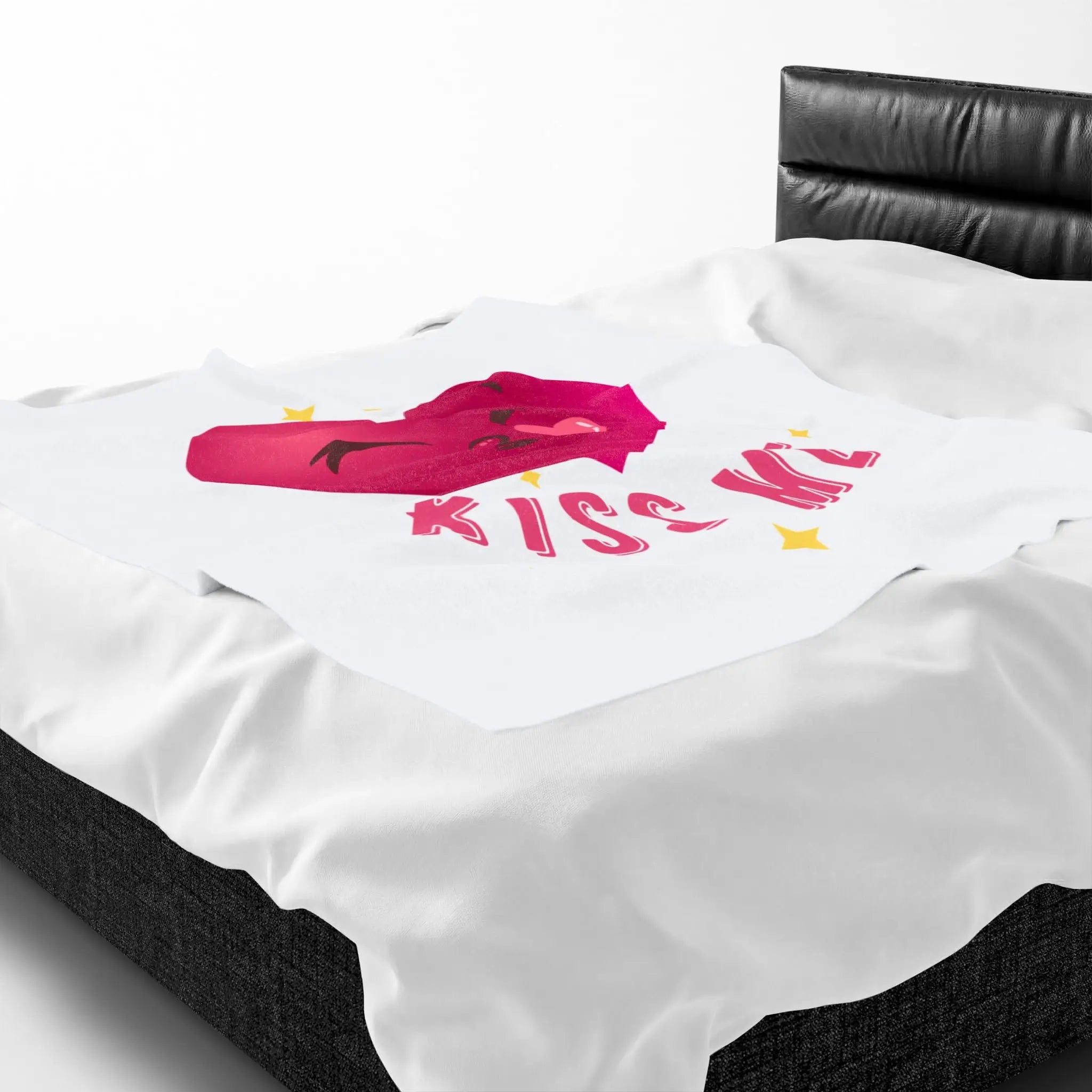 Kiss Me Heart Emoji | Nectar Napkins Fun-Flirty Lovers’ Blankets