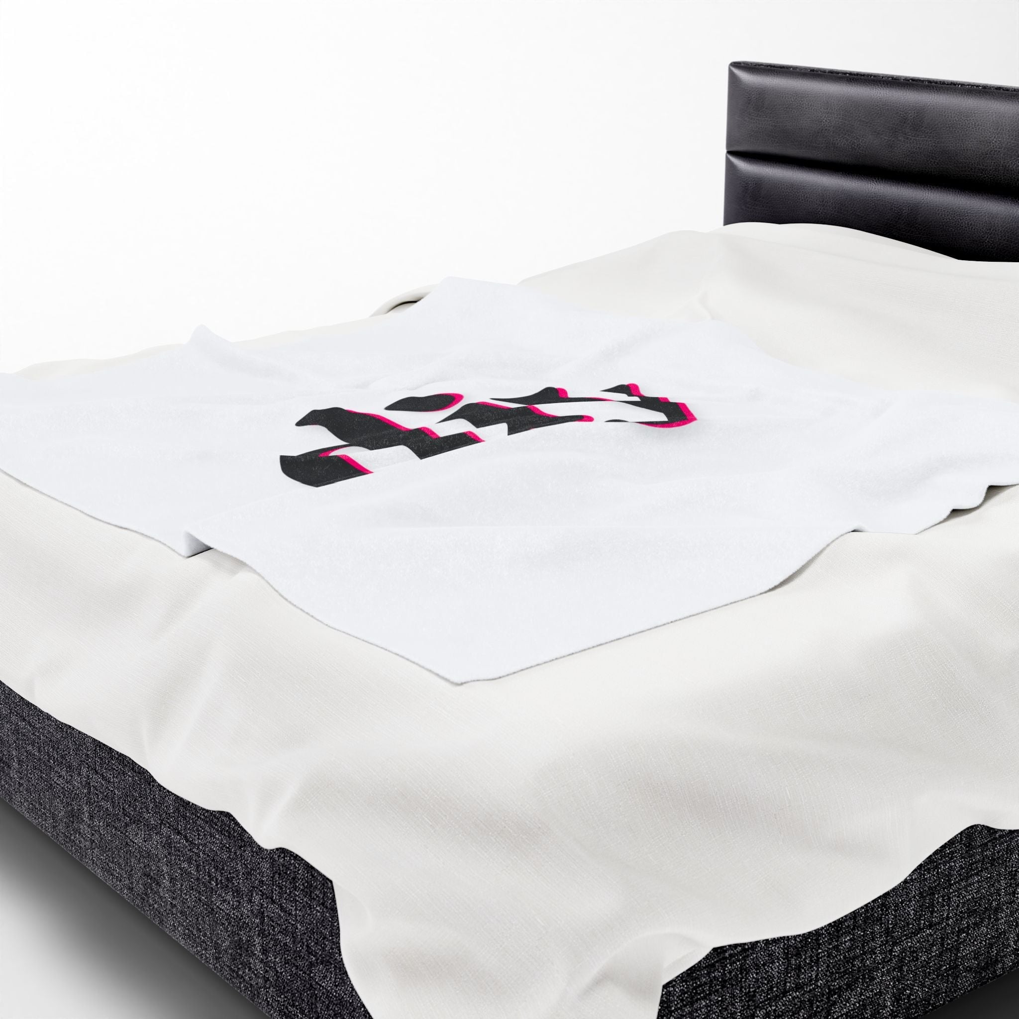 DIY | Mix & Match Fun-Flirty Lovers’ Blankets