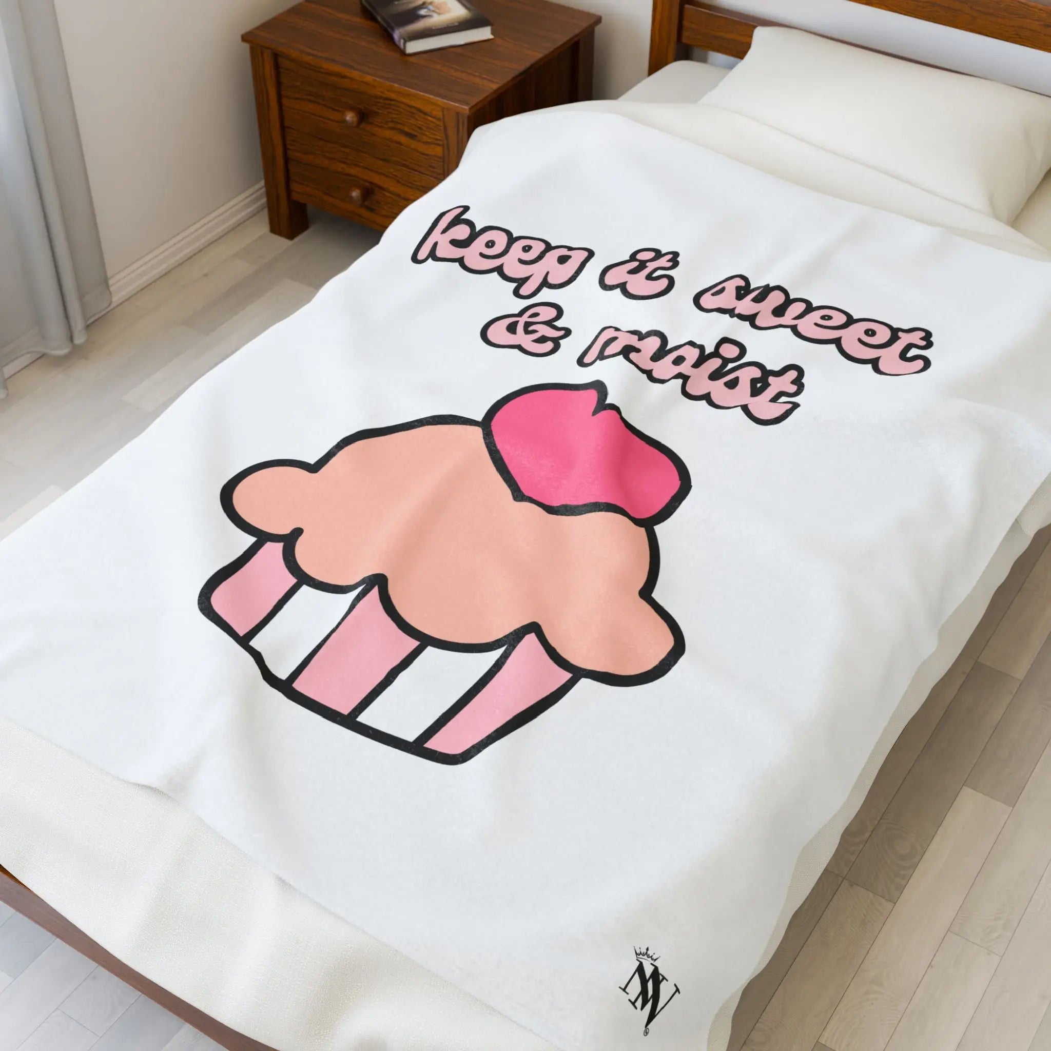 Cupcake Love | Mix & Match Velveteen Fun-Flirty Lovers’ Blankets