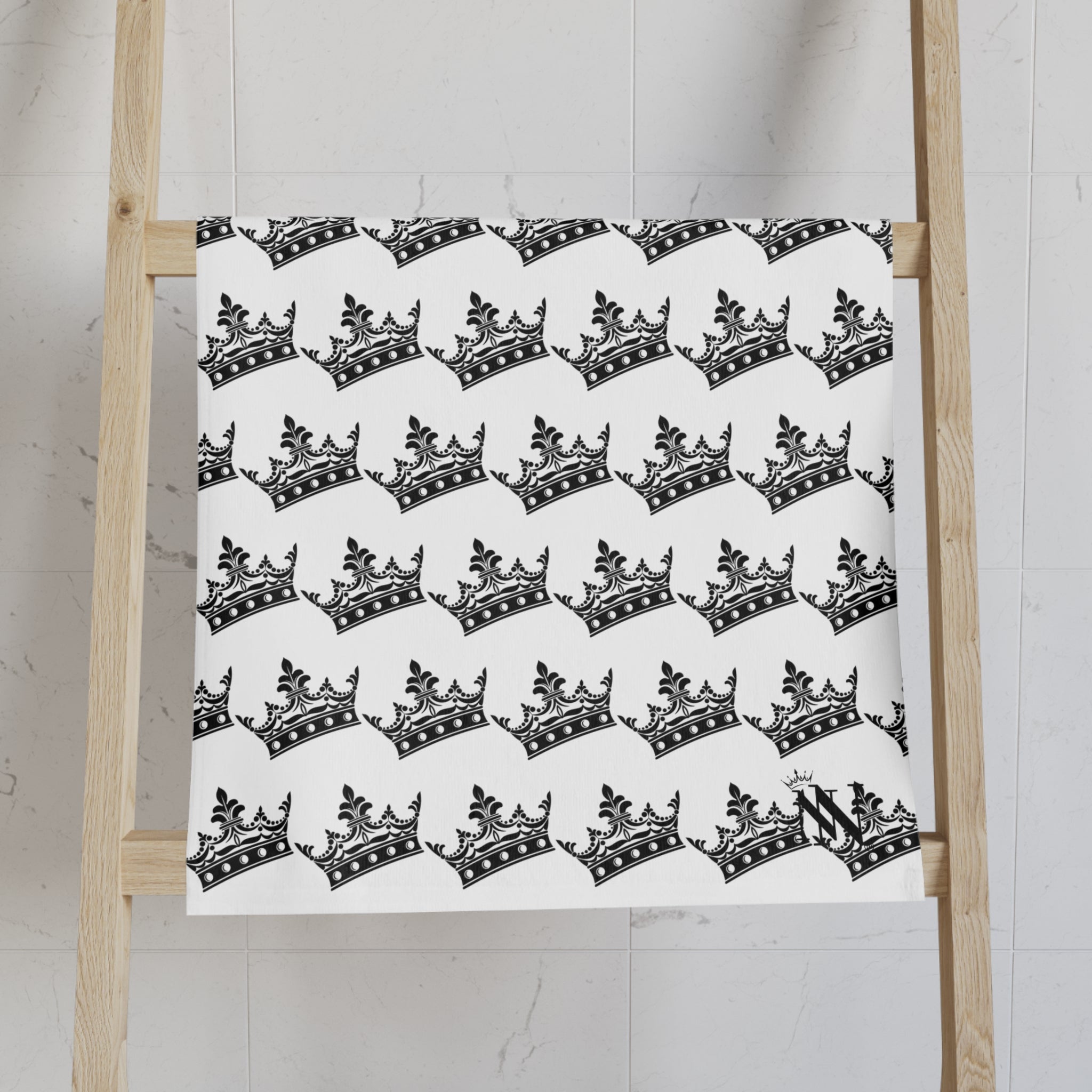 Crown Queen Pattern Cum Towel