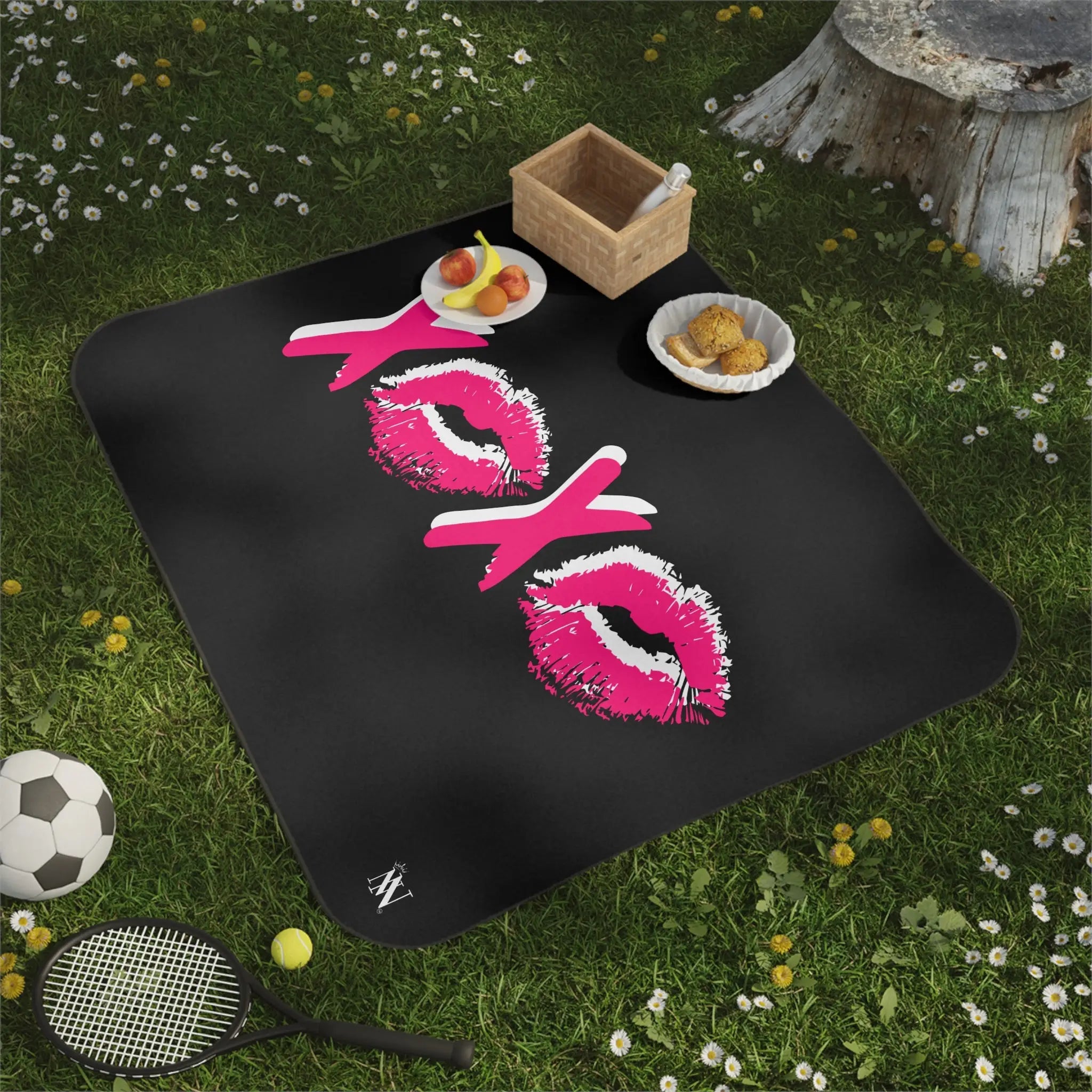 XO Kiss Mark | Mix Match Fun-Flirty Lovers’ Water-Resistant Blankets