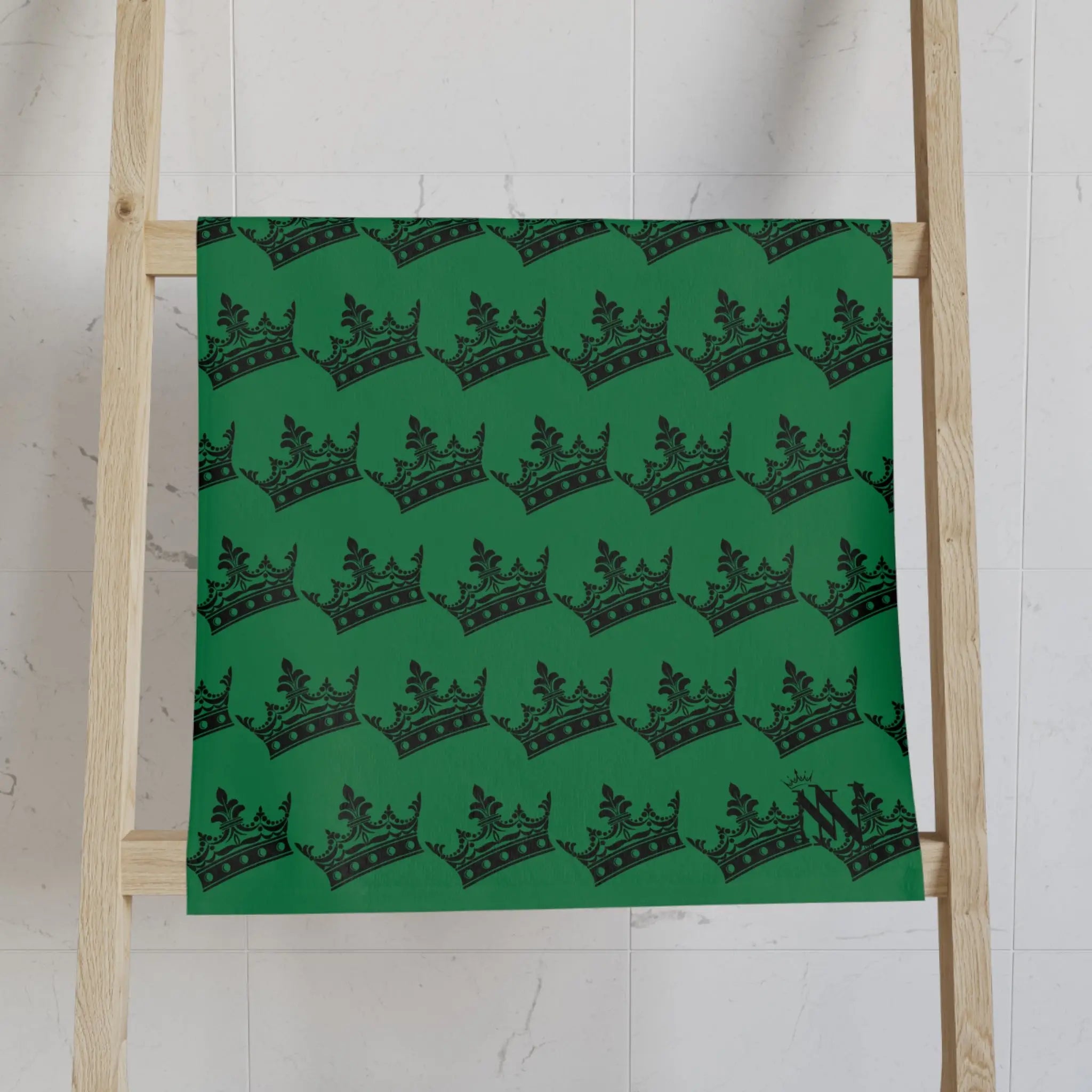 Crown Queen Pattern Green Cum Towel