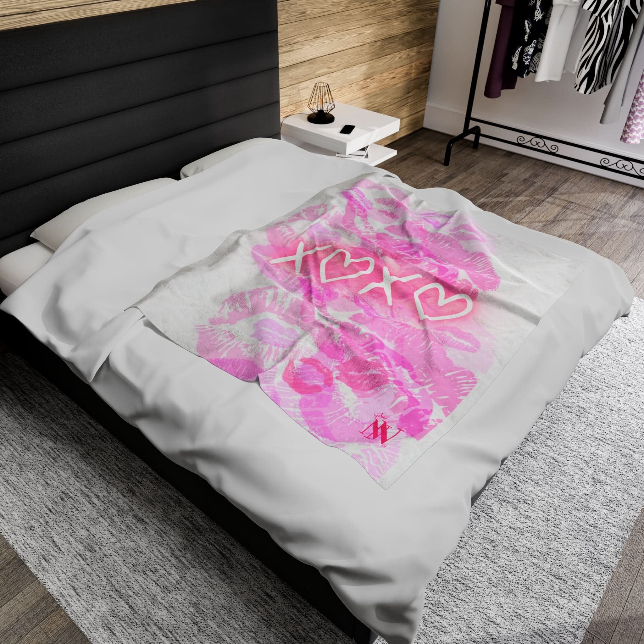 Piled High Kiss | Mix & Match Fun-Flirty Loversā Blankets
