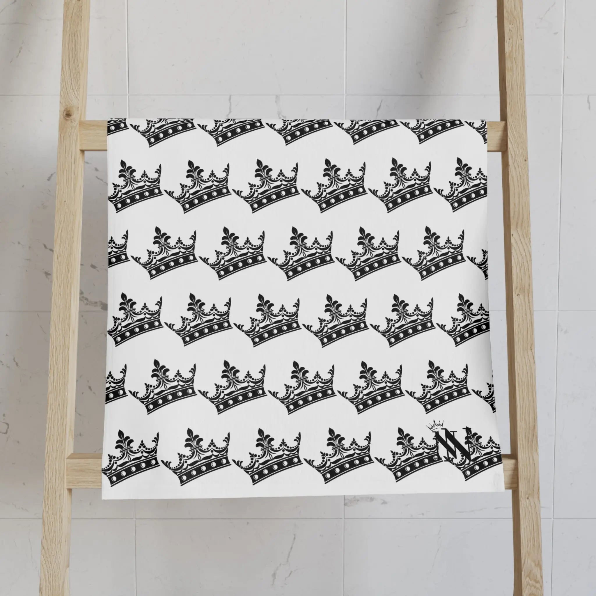 Crown Queen Pattern Cum Towel