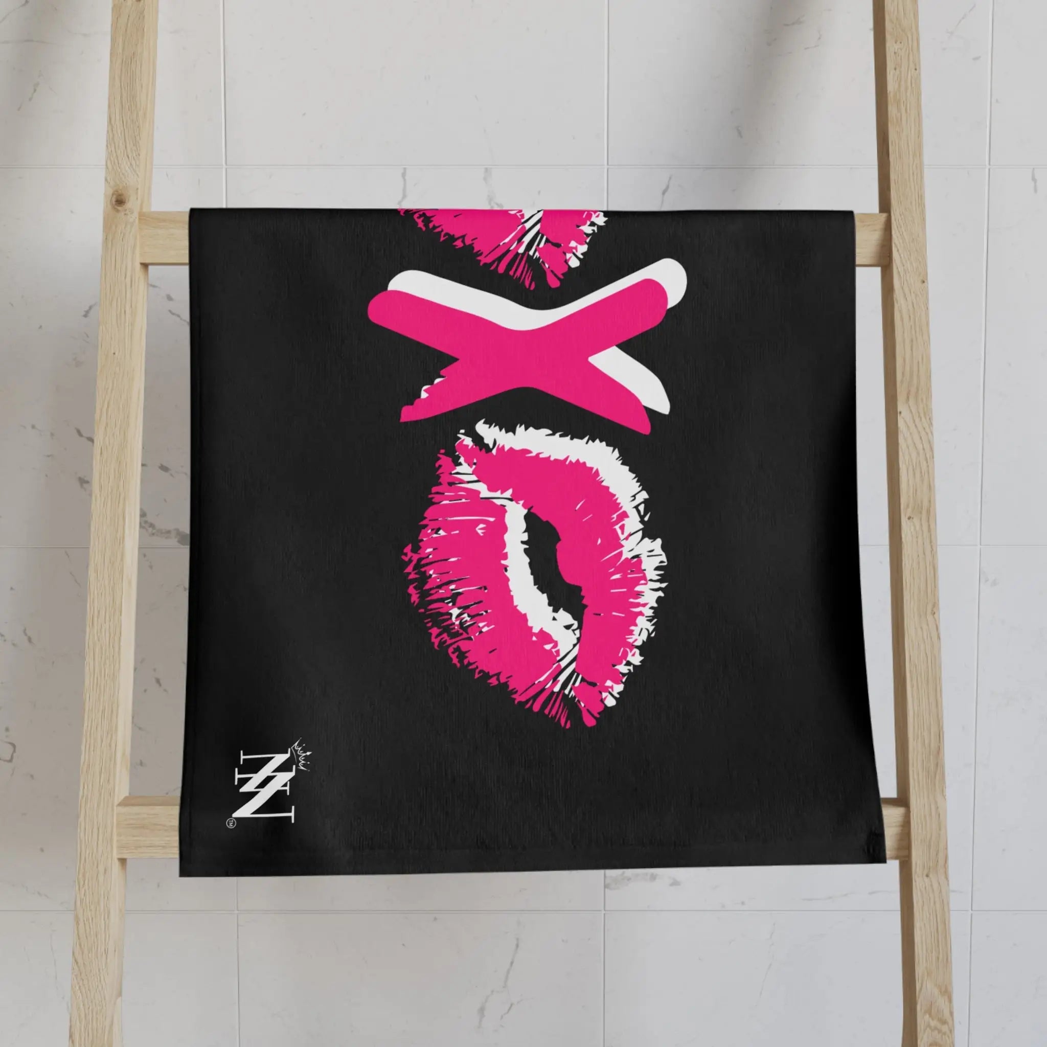 XO Kiss Mark | Mix & Match Classic Fun-Flirty Lovers’ Towels
