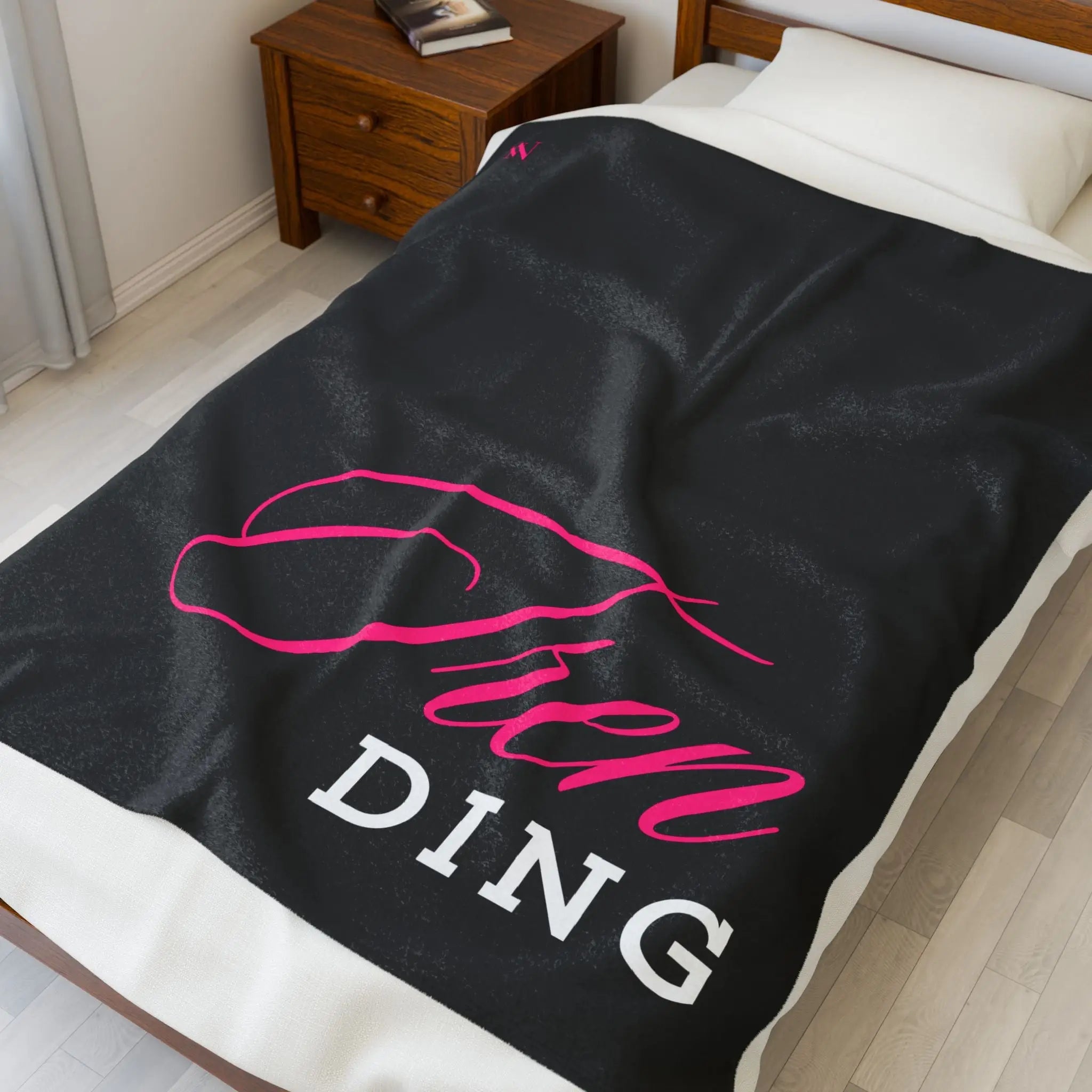 Trending | Mix & Match Velveteen Fun-Flirty Lovers’ Blankets