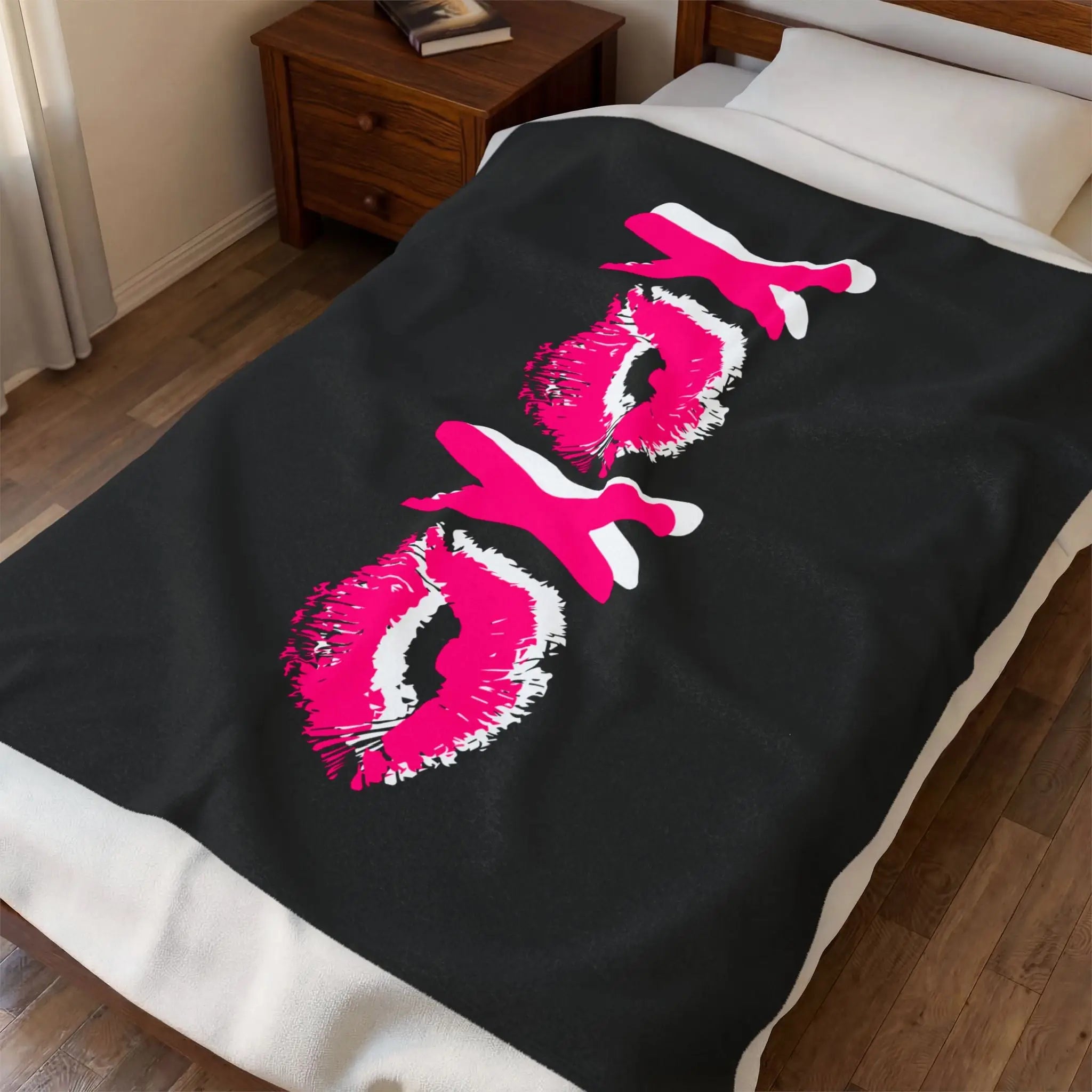 XO Kiss Mark | Mix & Match Soft Fun-Flirty Lovers’ Blankets