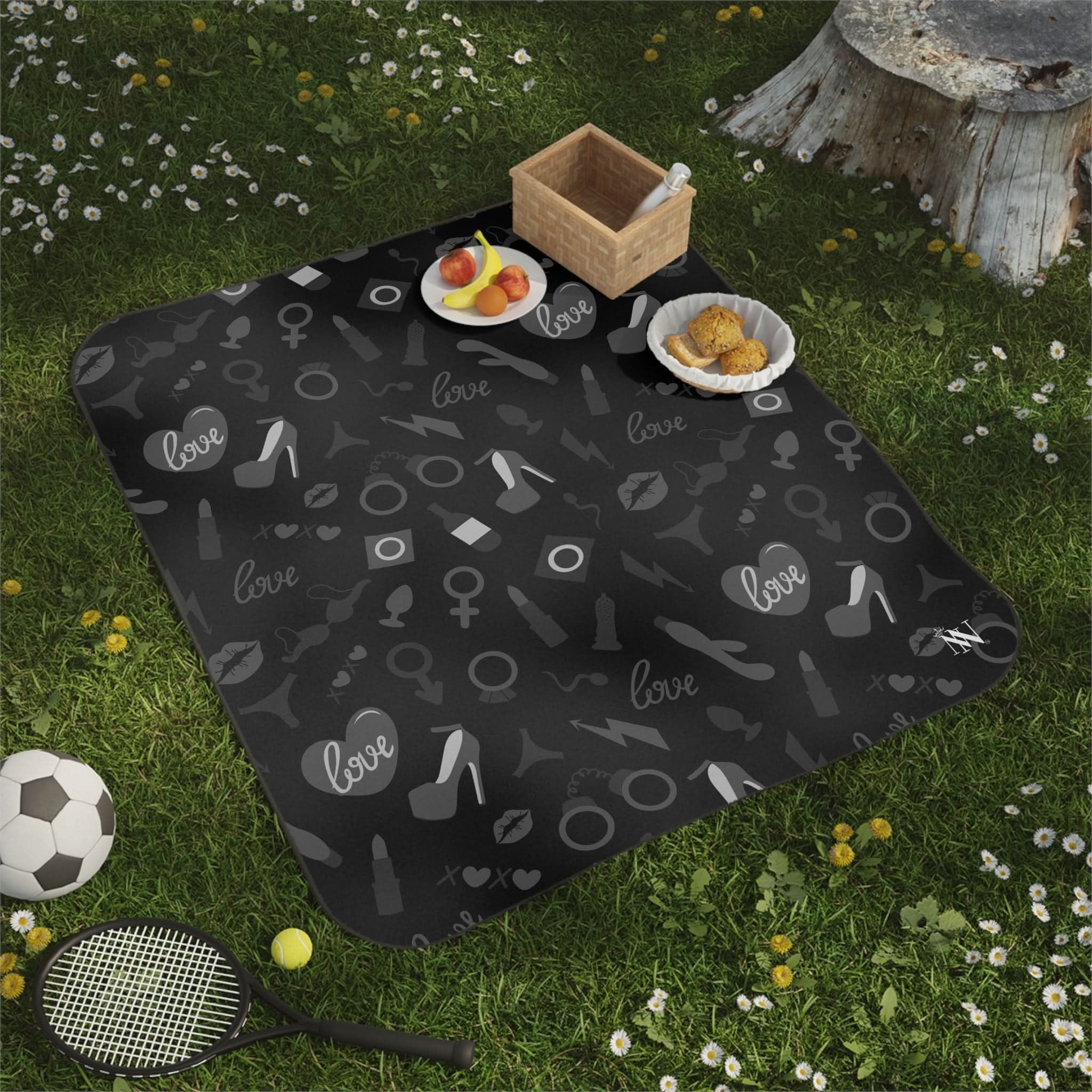 Black Sex Toys | Mix Match Fun-Flirty Lovers’ Water-Resistant Blankets