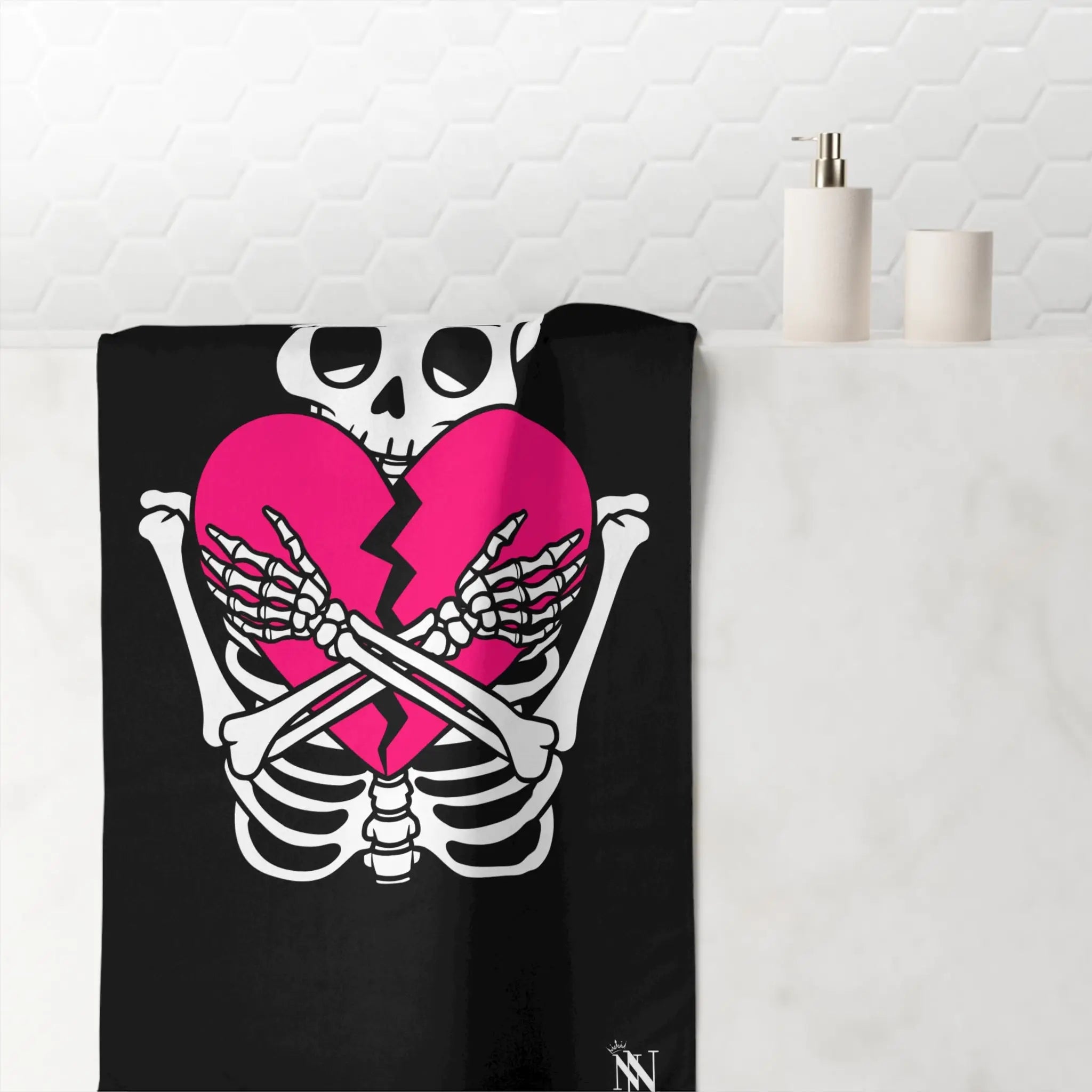 Heartbreaker Love Black | Mix & Match Naughty XL Fun-Flirty Lovers’ Towels