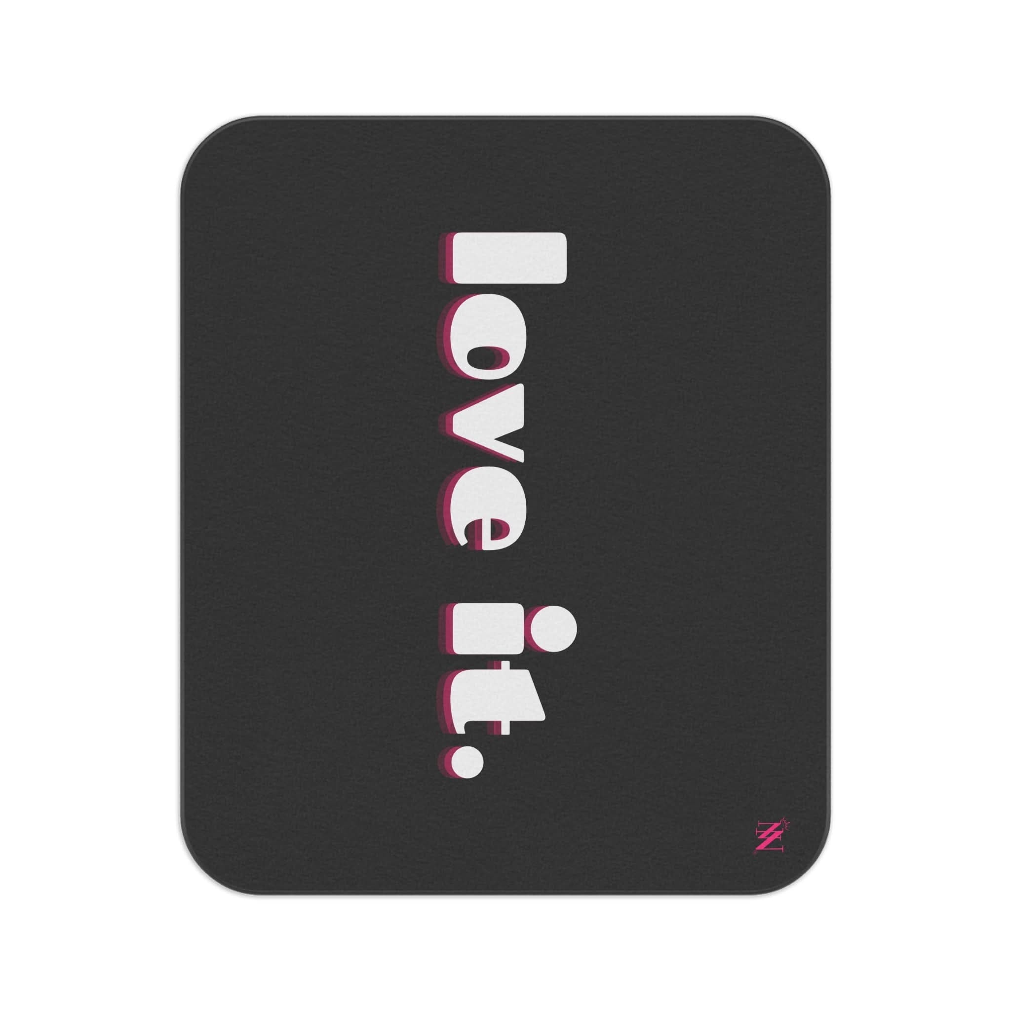 Love It | Mix Match Fun-Flirty Lovers’ Water-Resistant Blankets